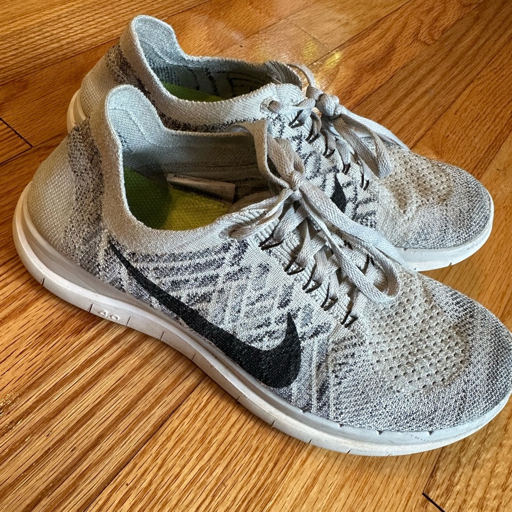 Women’s Nike Free Flyknit Running Shoes size 8